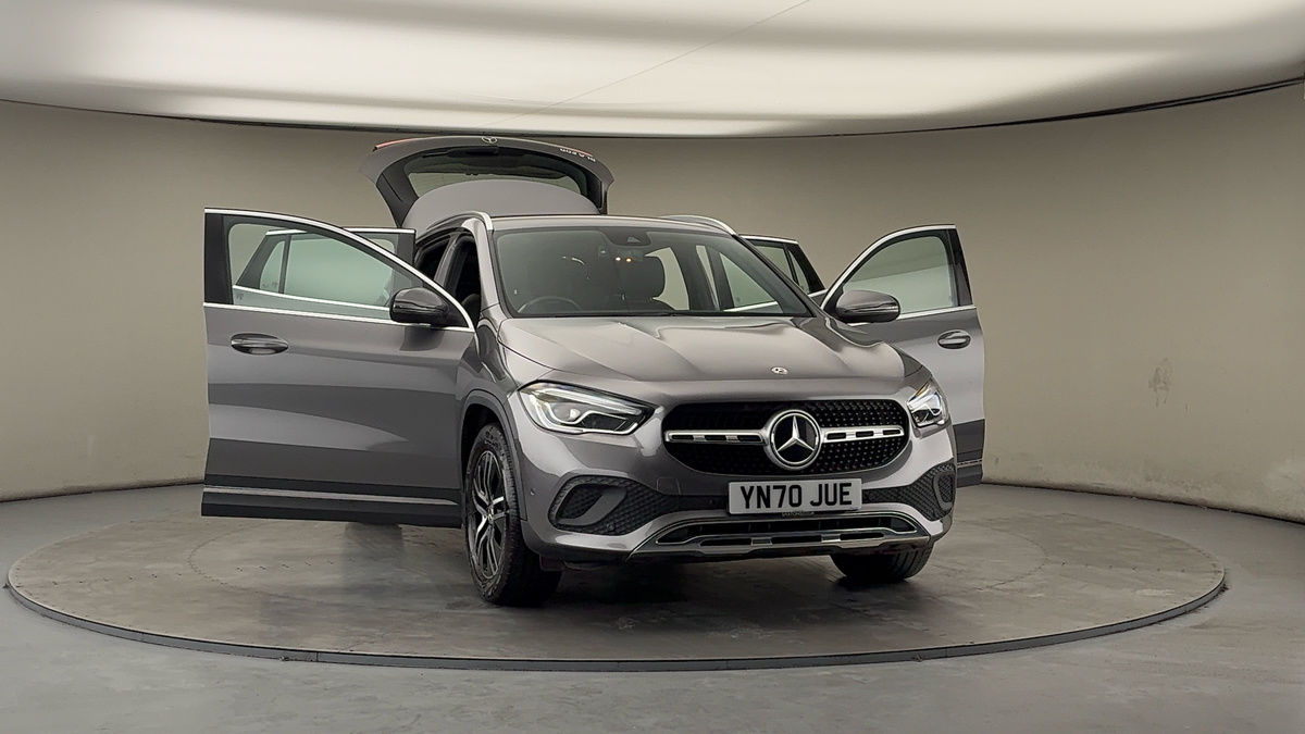 More views of Mercedes-Benz GLA