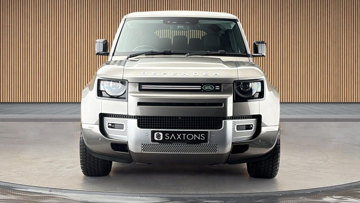 Land Rover Defender 110 Image 3