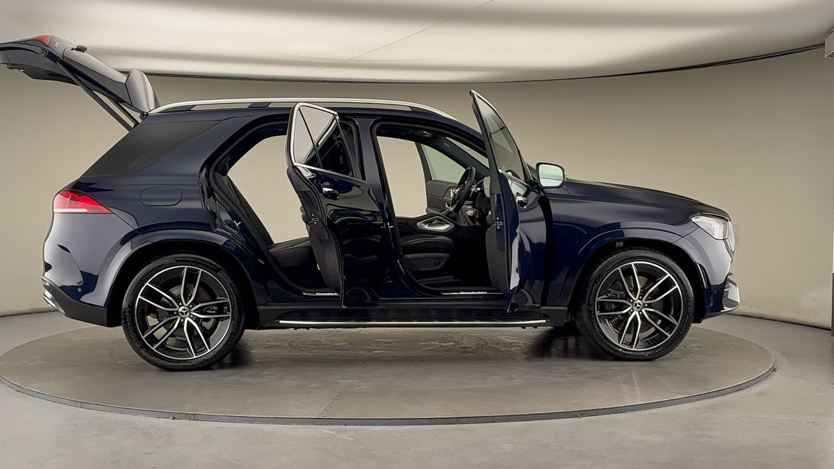 More views of Mercedes-Benz GLE