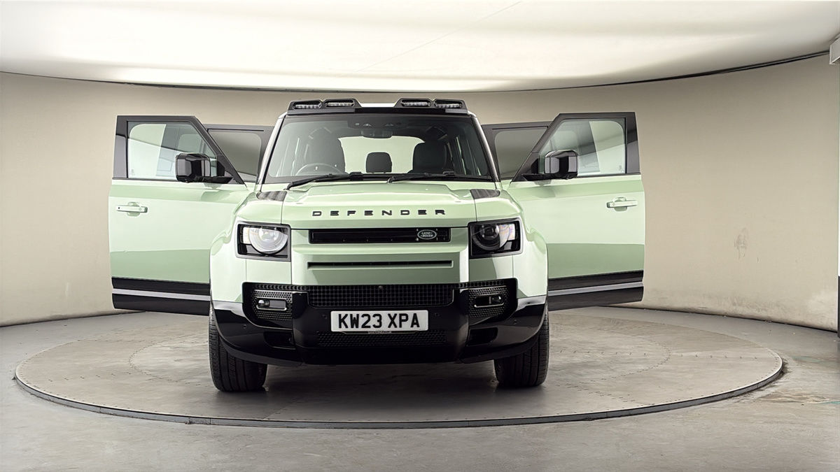 More views of Land Rover Defender 110