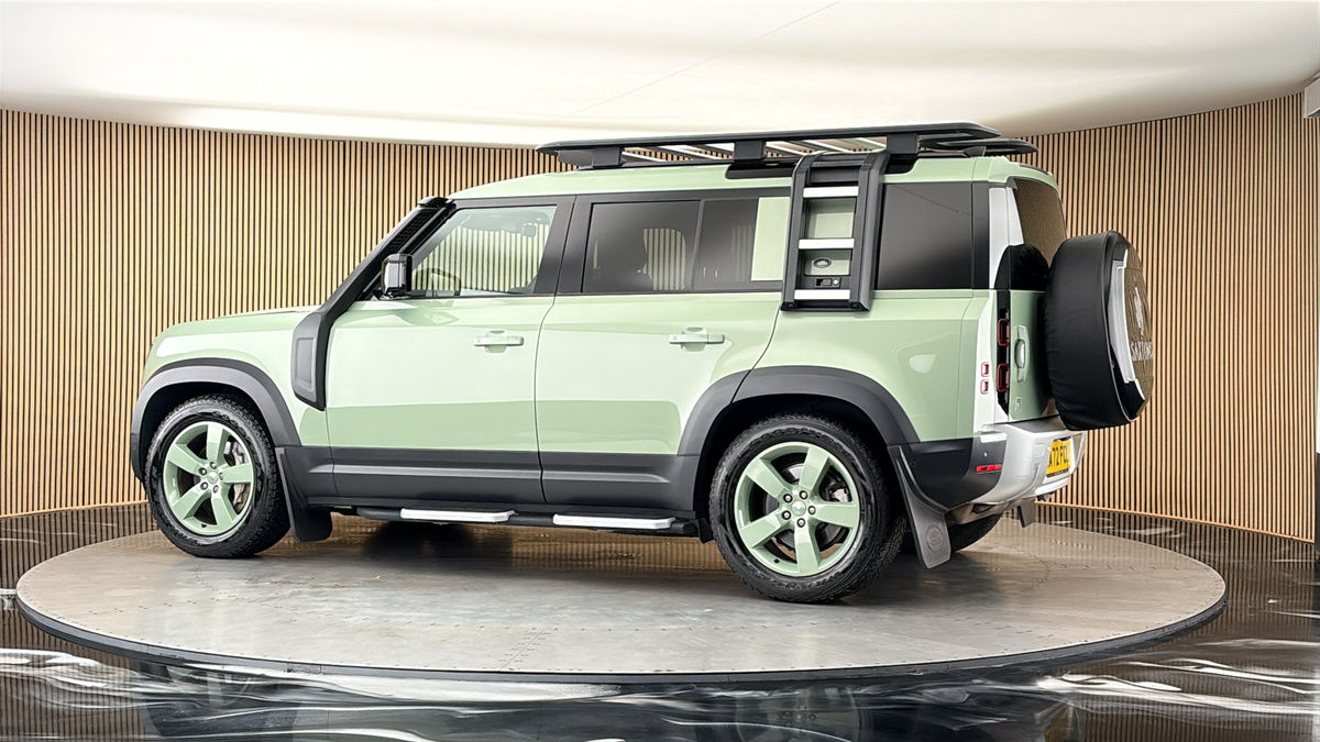 More views of Land Rover Defender 110