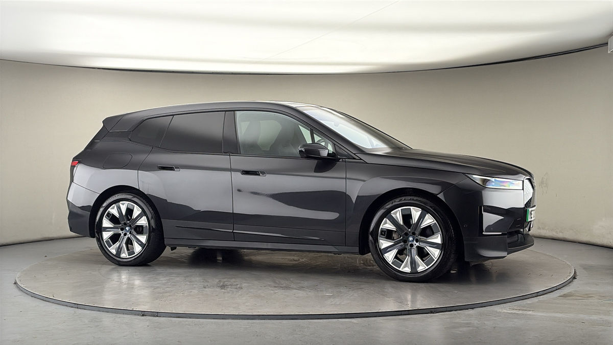 More views of BMW iX