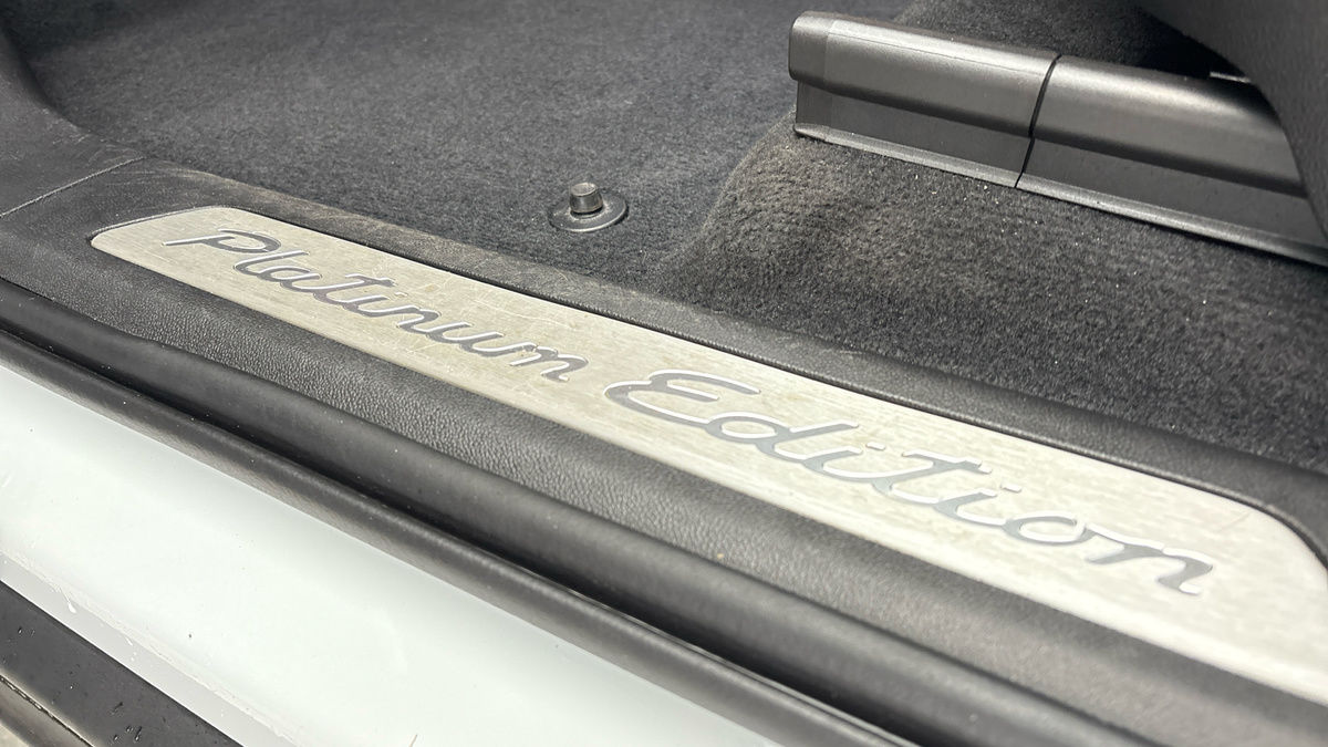 Porsche Cayenne Image 27