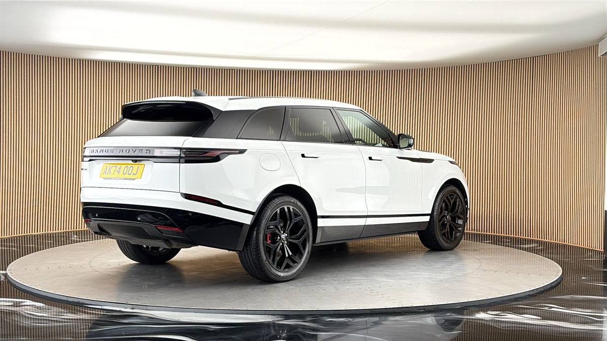 Land Rover Range Rover Velar Image 21