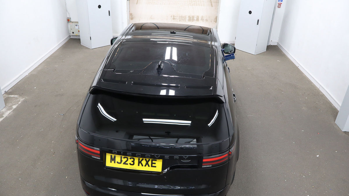 Land Rover Discovery Image 8