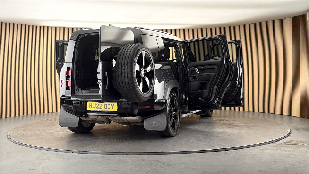 More views of Land Rover Defender 110