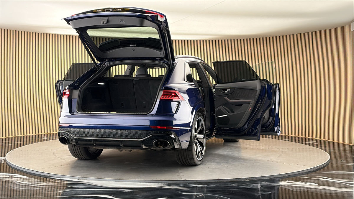 More views of Audi RSQ8