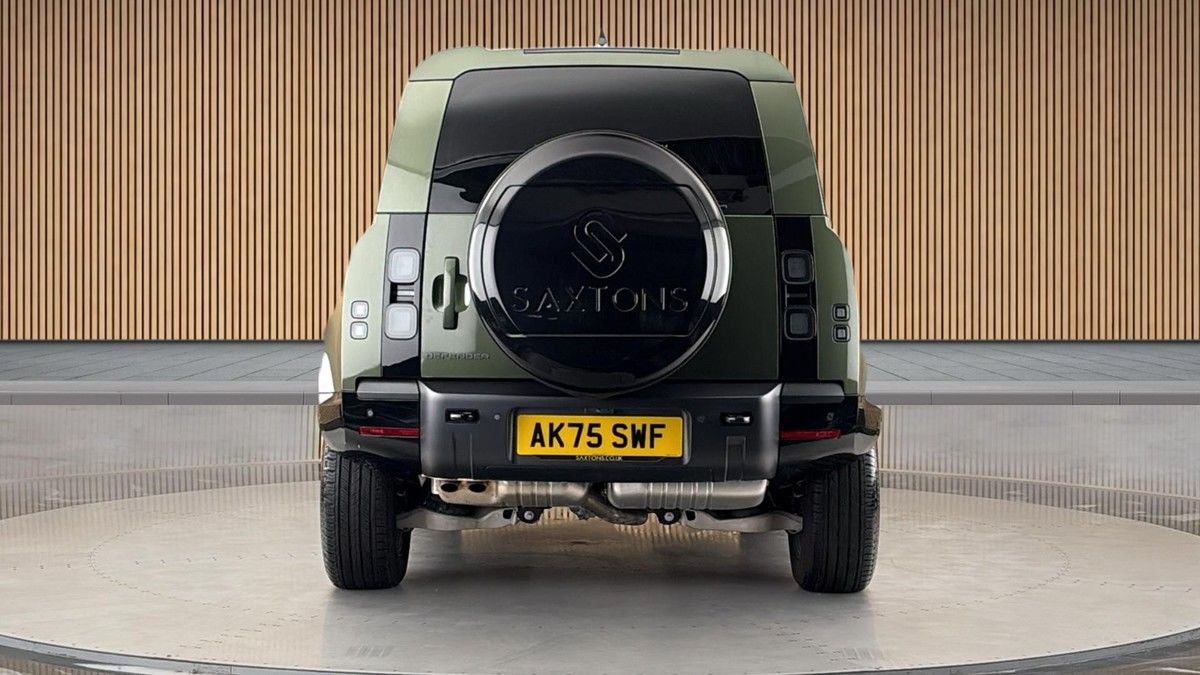 Land Rover Defender 90 Image 4