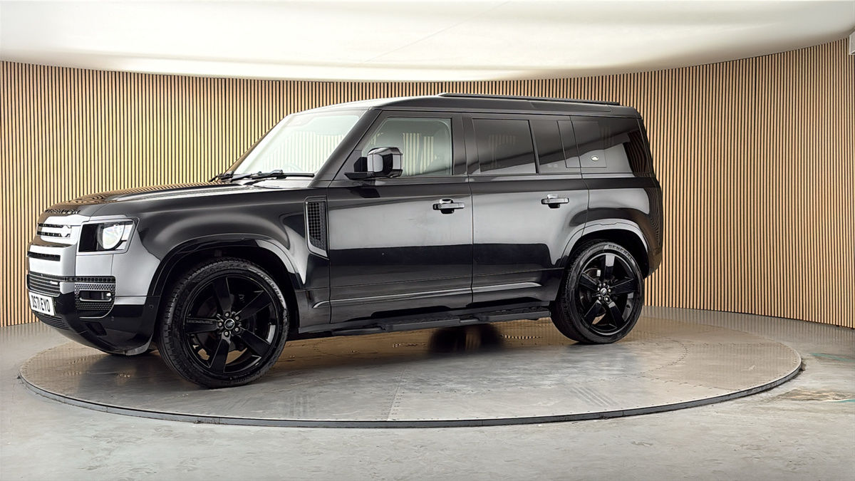More views of Land Rover Defender 110