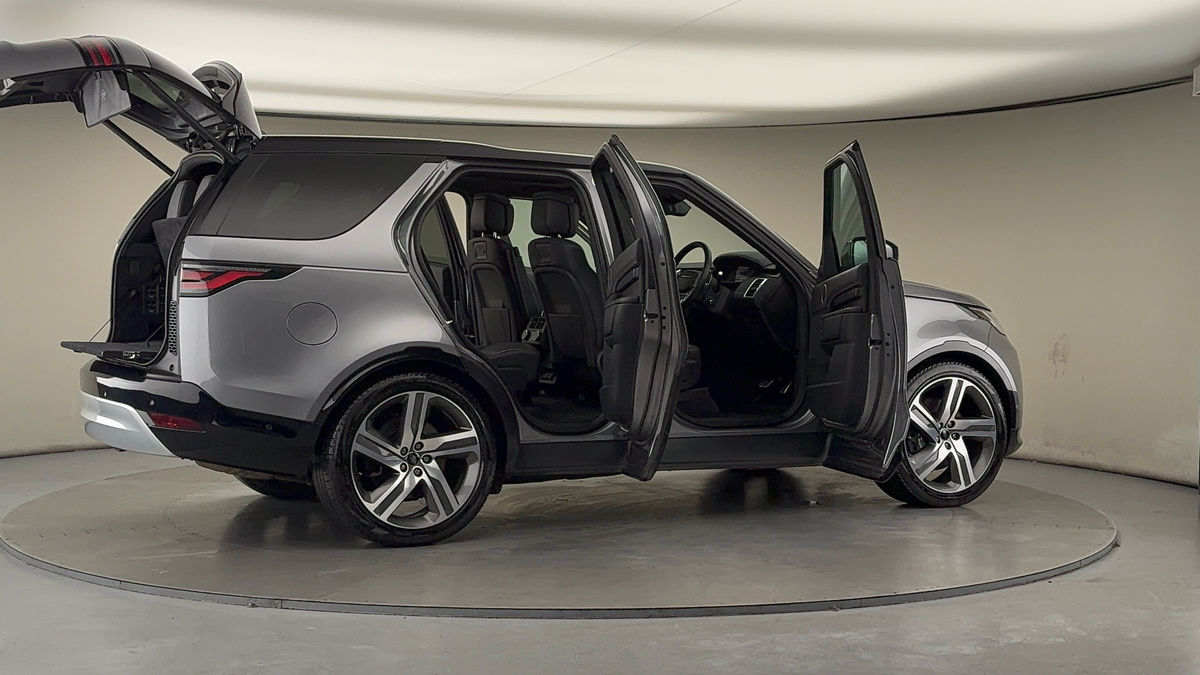 More views of Land Rover Discovery