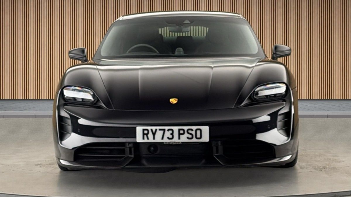 Porsche Taycan Image 3