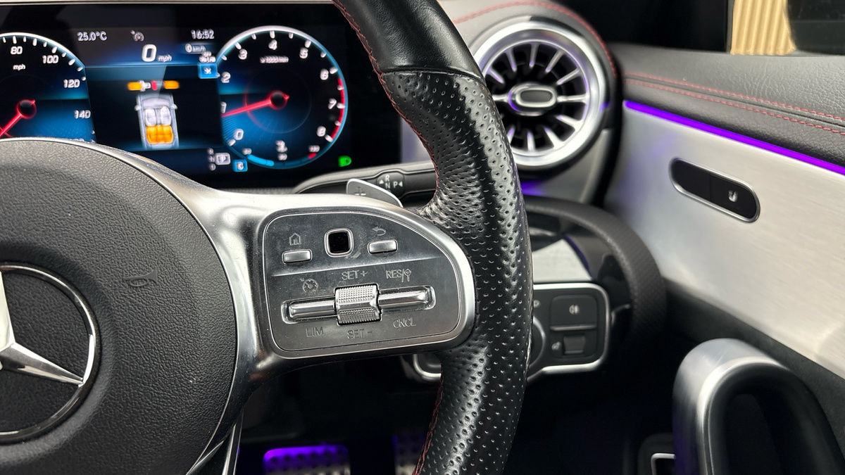 Mercedes-Benz CLA Image 14