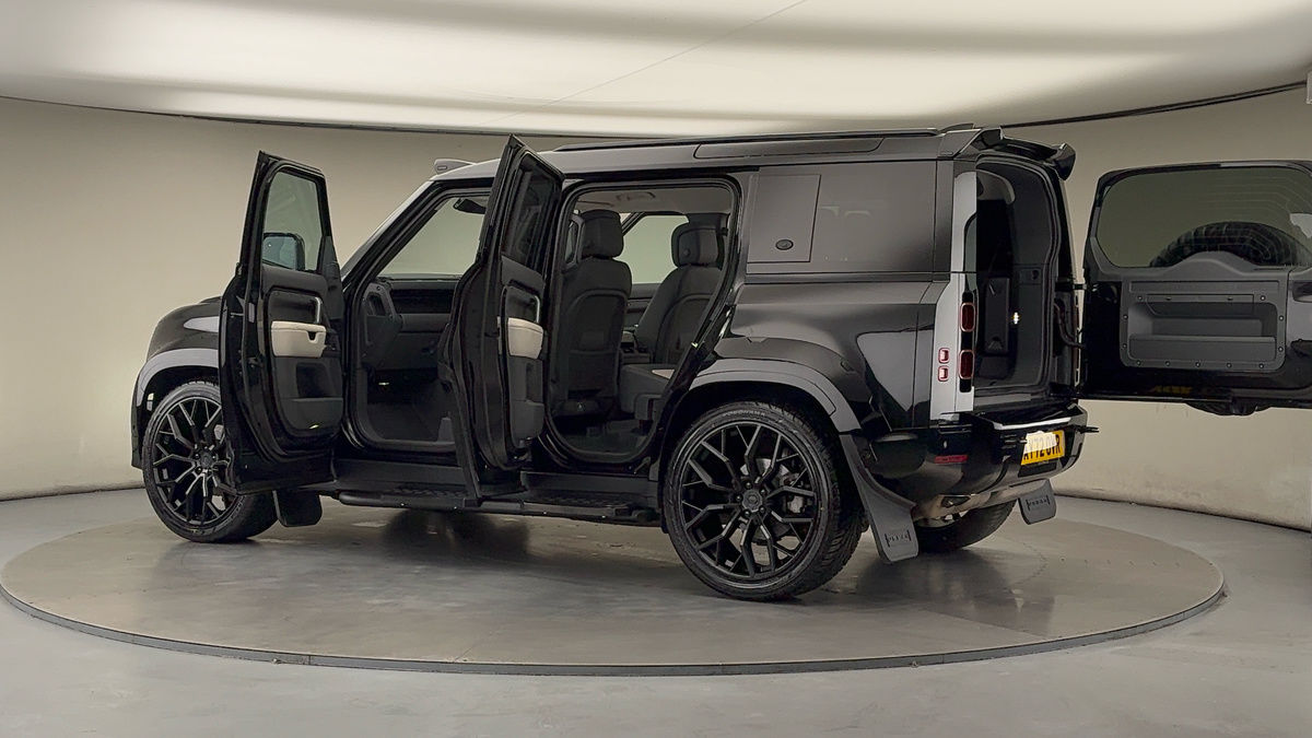 More views of Land Rover Defender 110