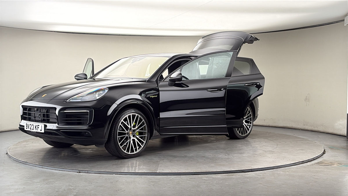 Porsche Cayenne Image 22