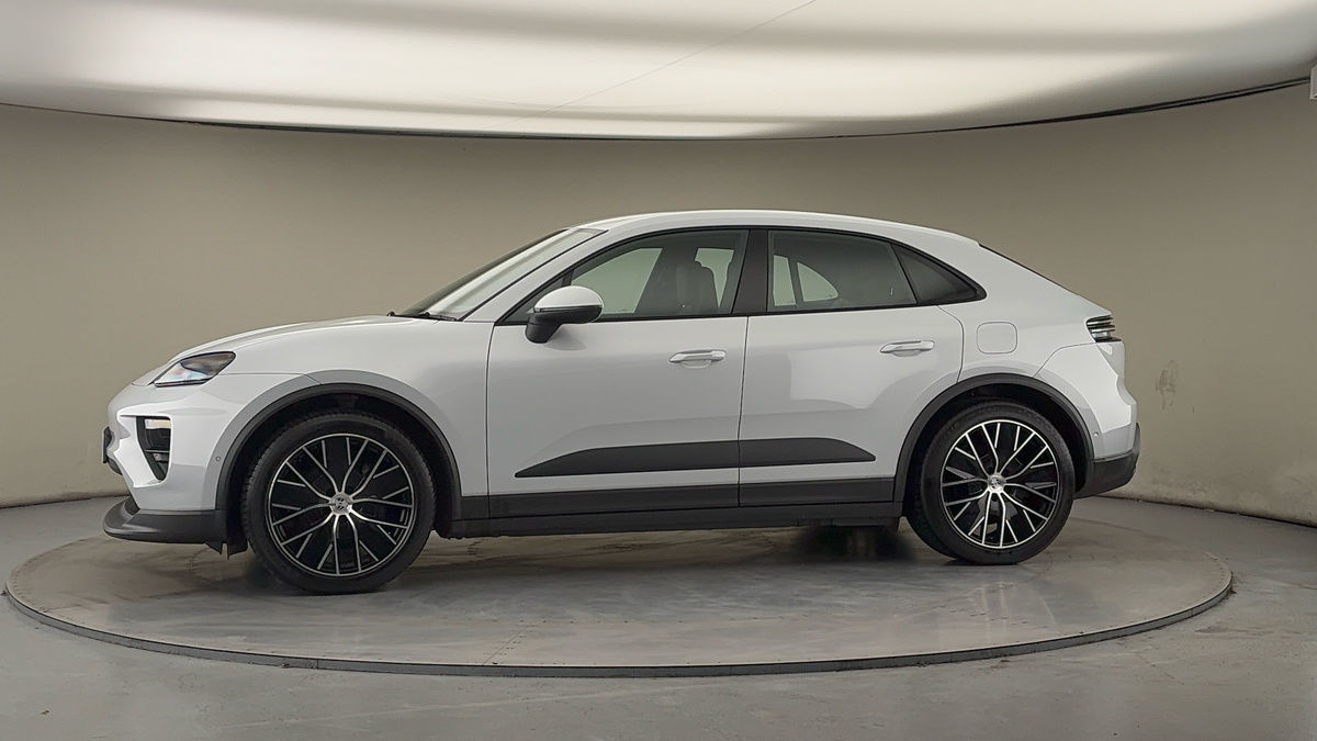 More views of Porsche Macan