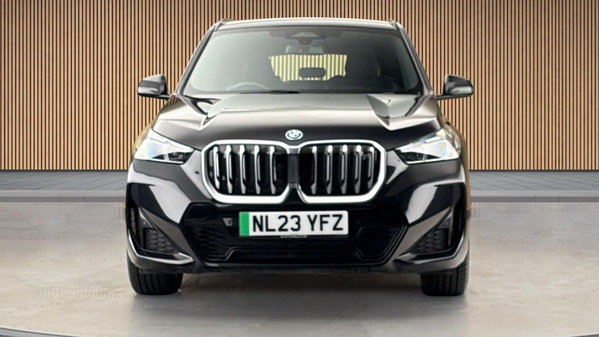 BMW iX1 Image 3