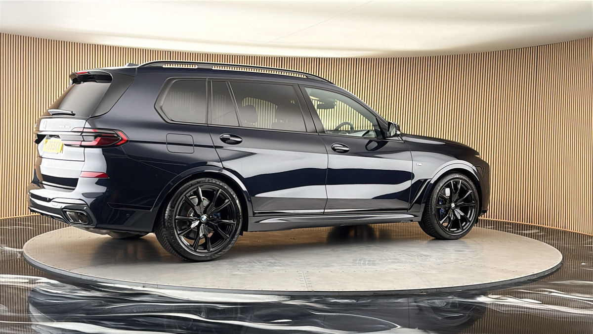 More views of BMW X7