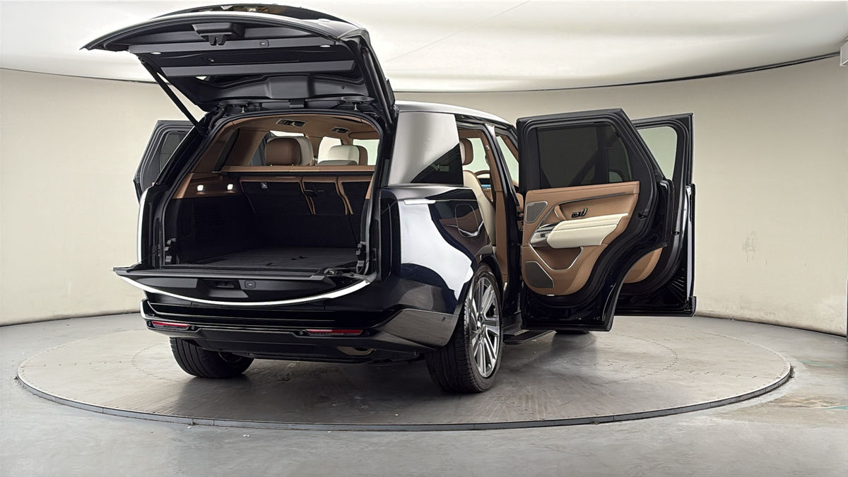 More views of Land Rover Range Rover