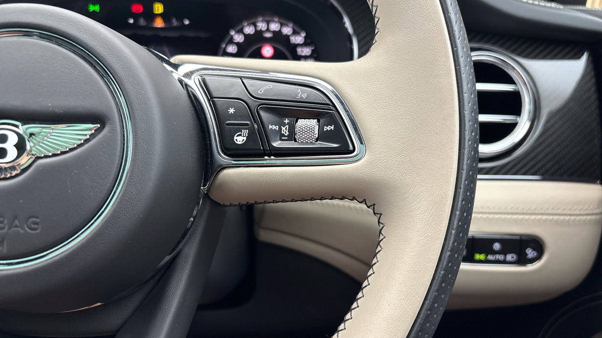 Bentley Bentayga Image 14