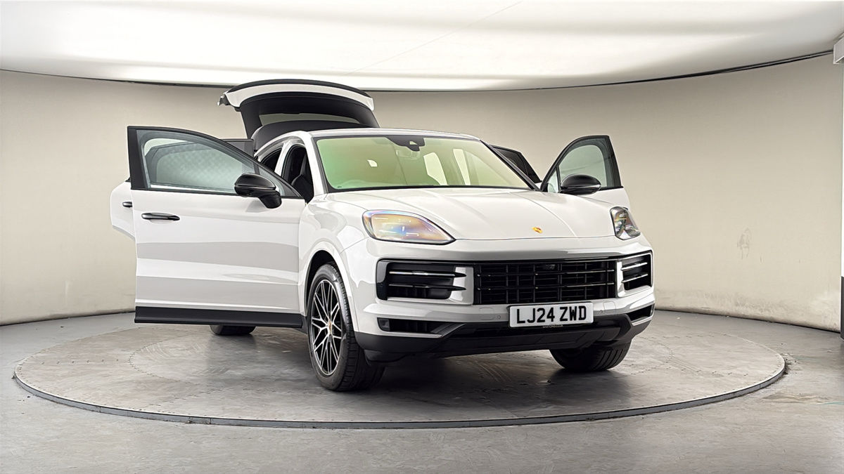 More views of Porsche Cayenne