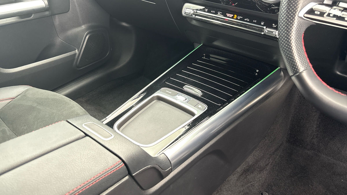 Mercedes-Benz EQA Image 18