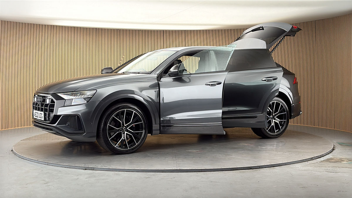 More views of Audi SQ8