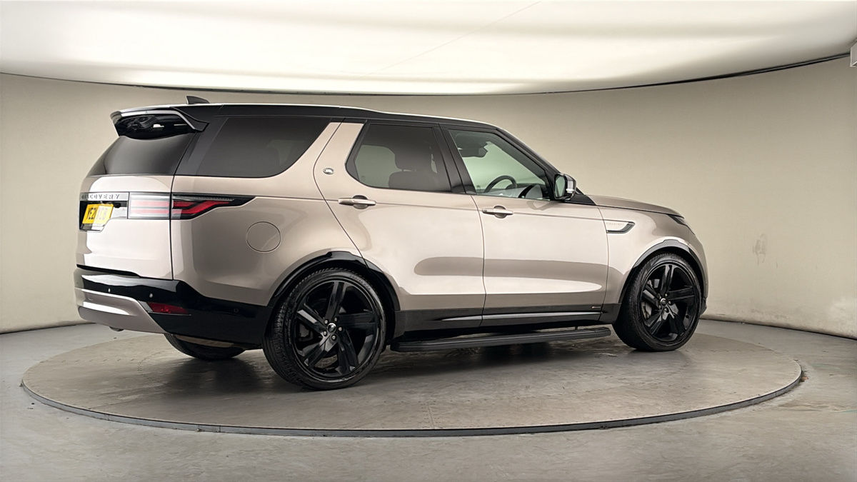 More views of Land Rover Discovery