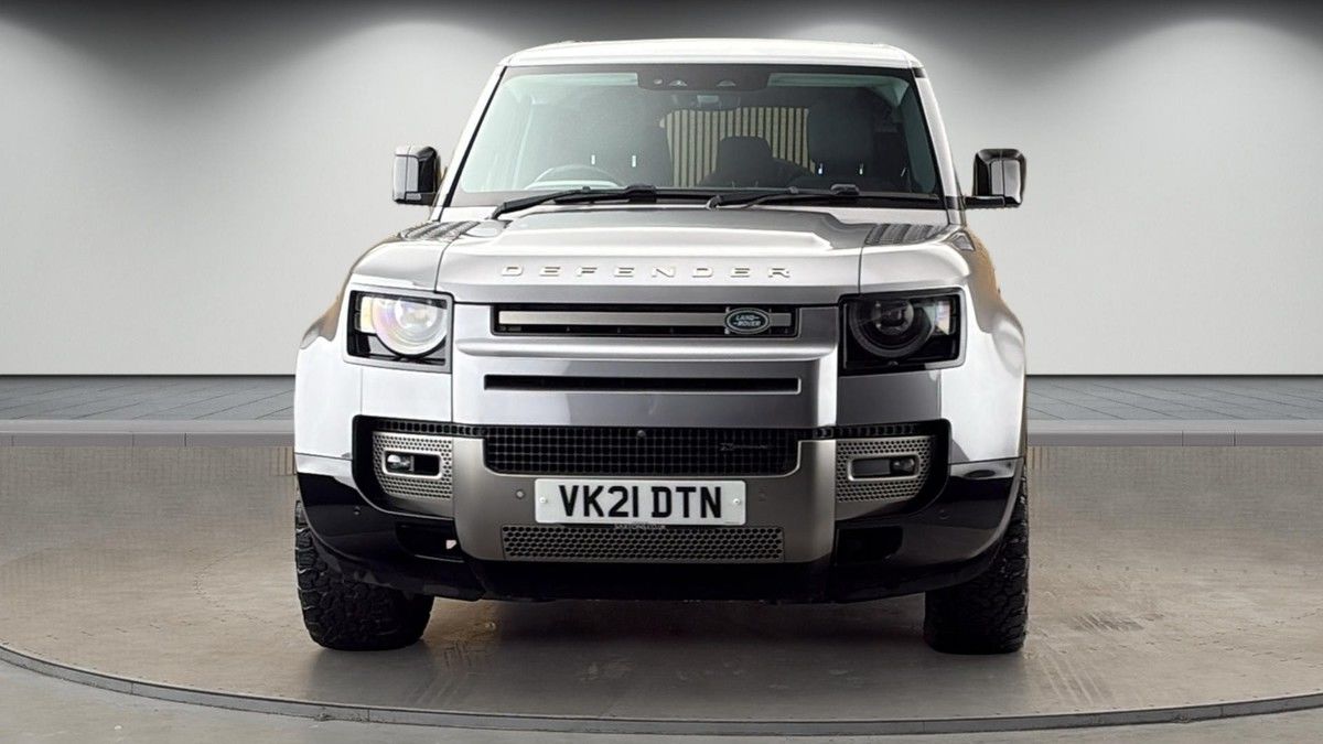 Land Rover Defender 110 Image 3