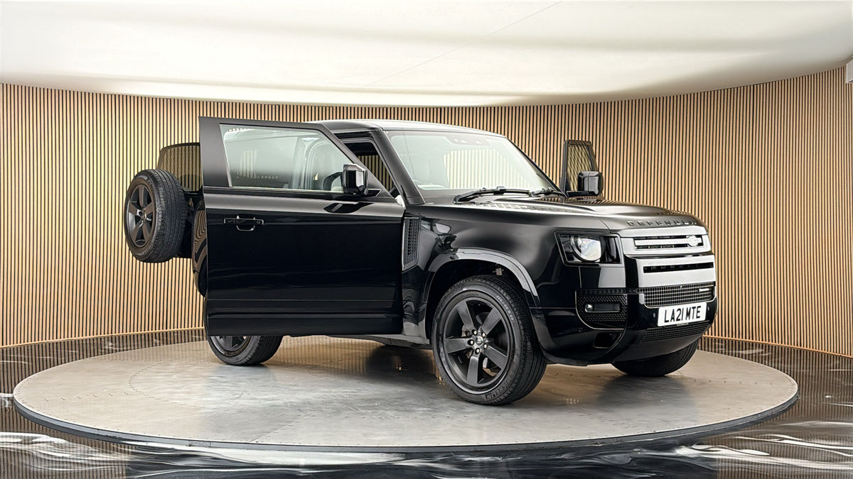 More views of Land Rover Defender 90