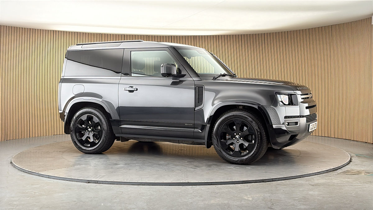 More views of Land Rover Defender 90