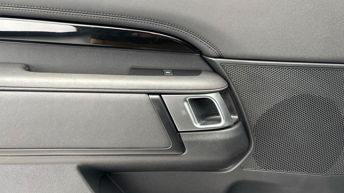 Land Rover Discovery Image 19