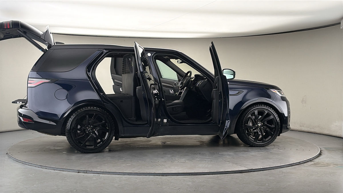 More views of Land Rover Discovery