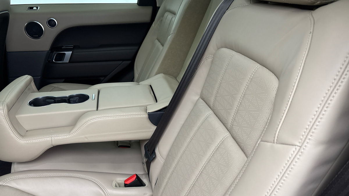 Land Rover Range Rover Sport Image 9