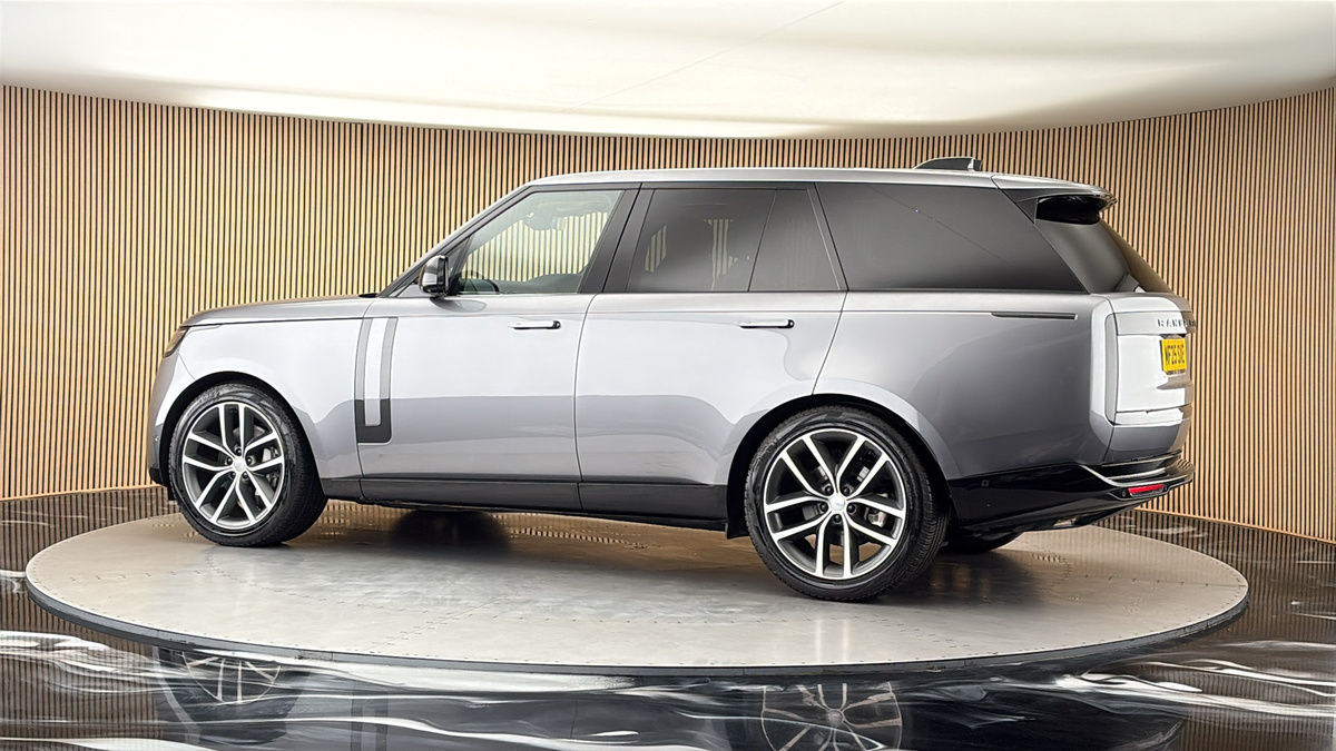More views of Land Rover Range Rover