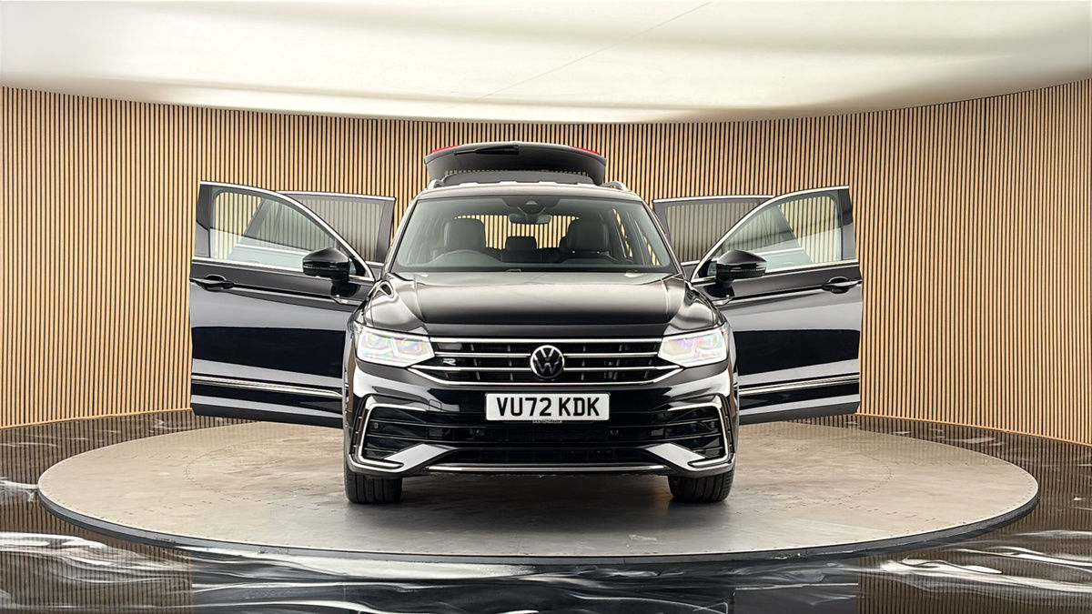 More views of Volkswagen Tiguan Allspace