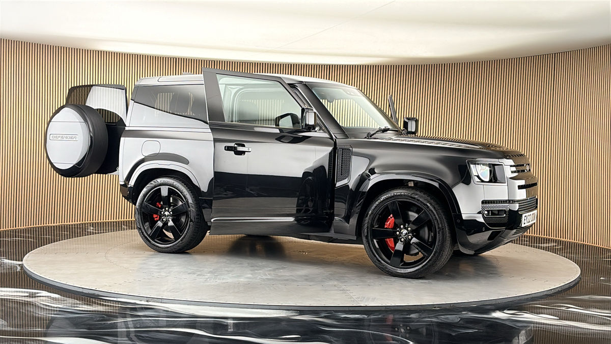 More views of Land Rover Defender 90
