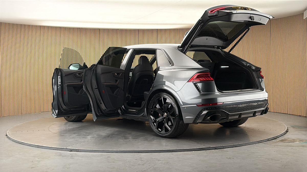 More views of Audi RSQ8