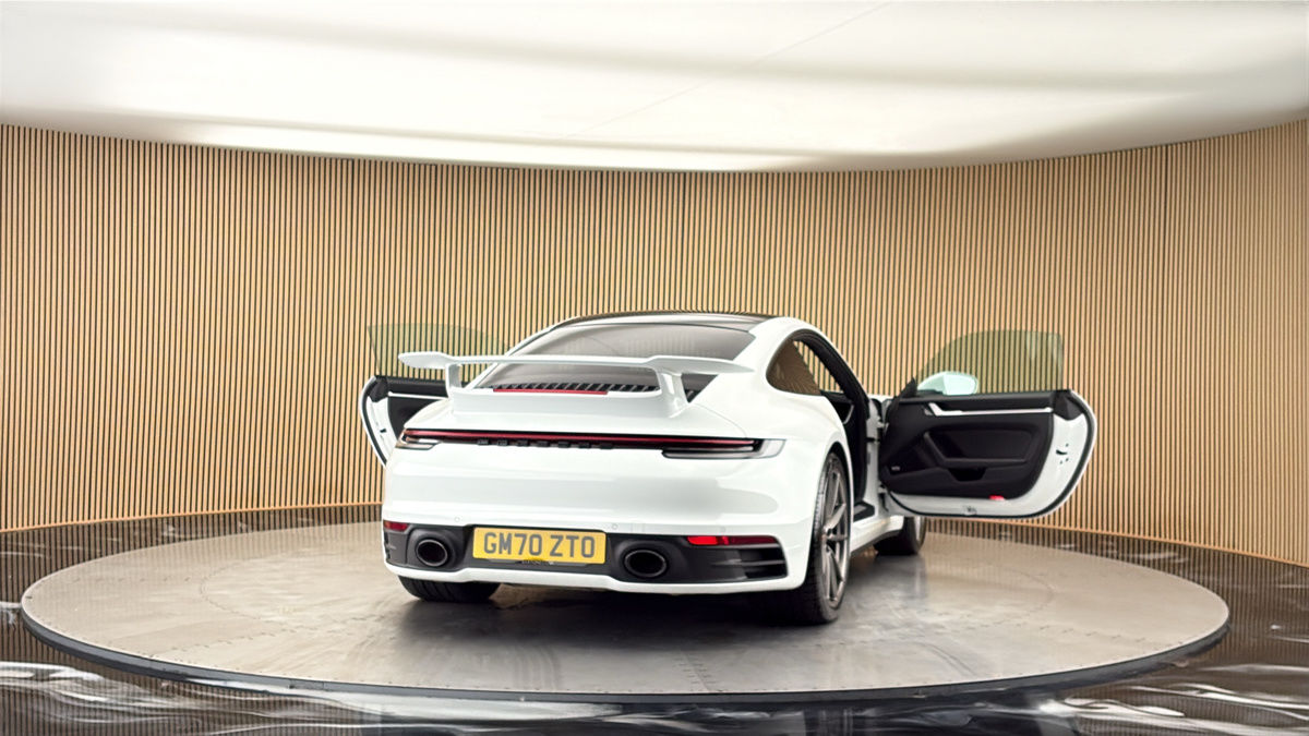 More views of Porsche 911
