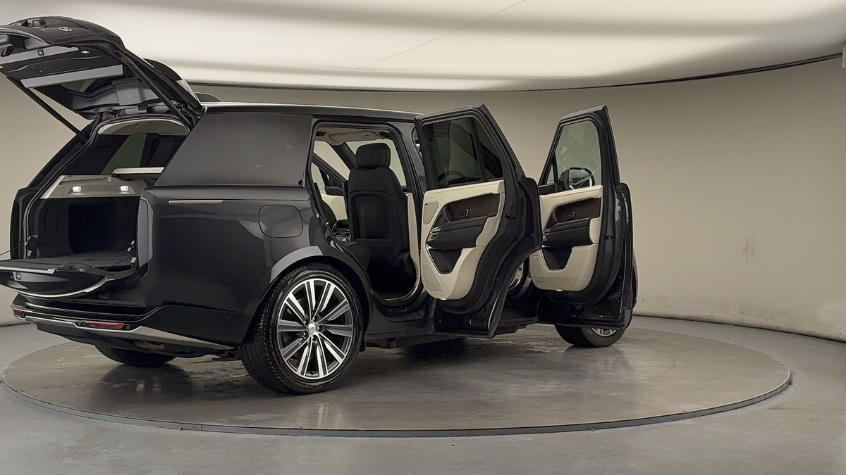 More views of Land Rover Range Rover