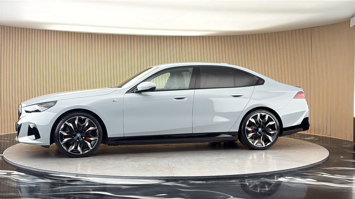 More views of BMW i5