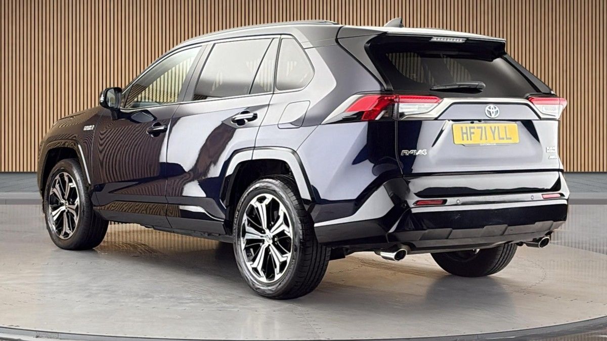Toyota RAV4 Image 2
