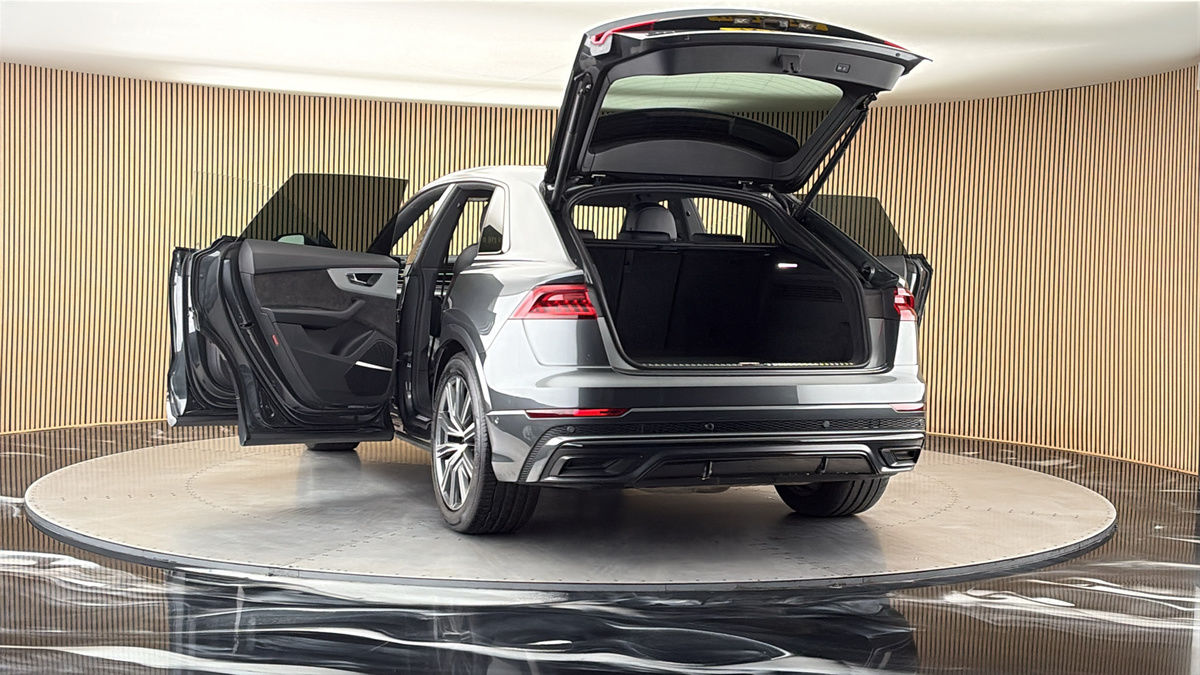 More views of Audi Q8