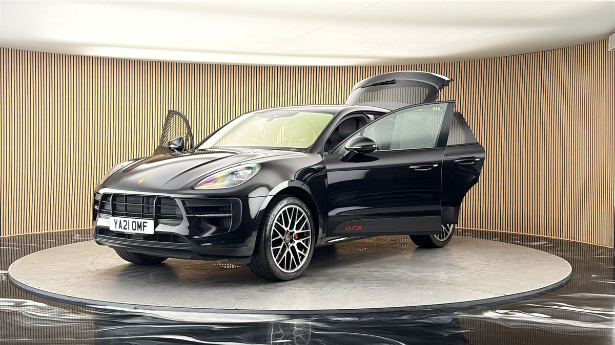 More views of Porsche Macan
