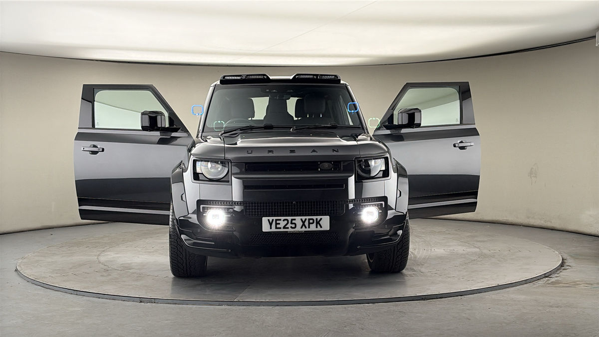 More views of Land Rover Defender 90