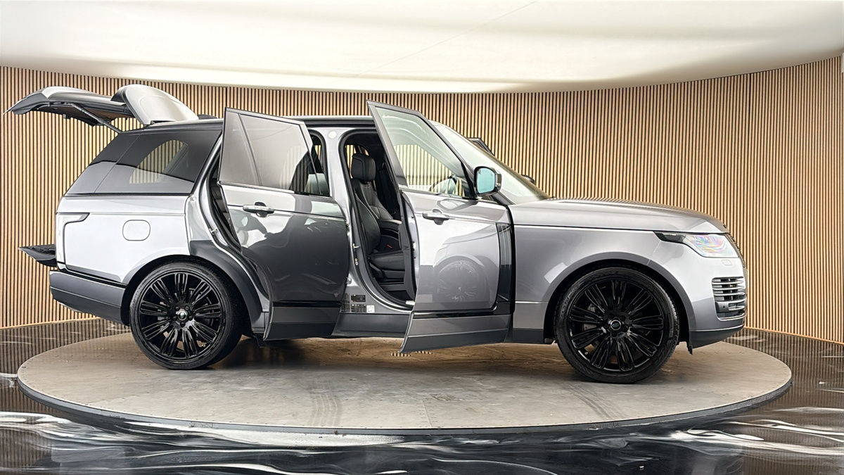 More views of Land Rover Range Rover