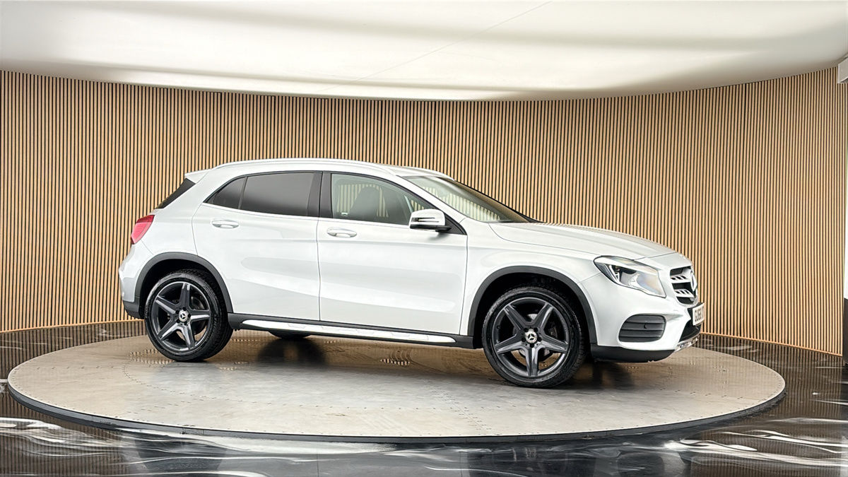 More views of Mercedes-Benz GLA