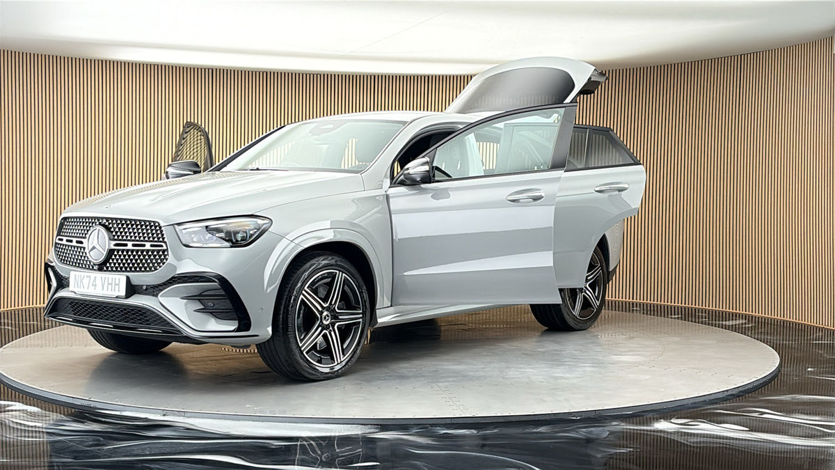 More views of Mercedes-Benz GLE