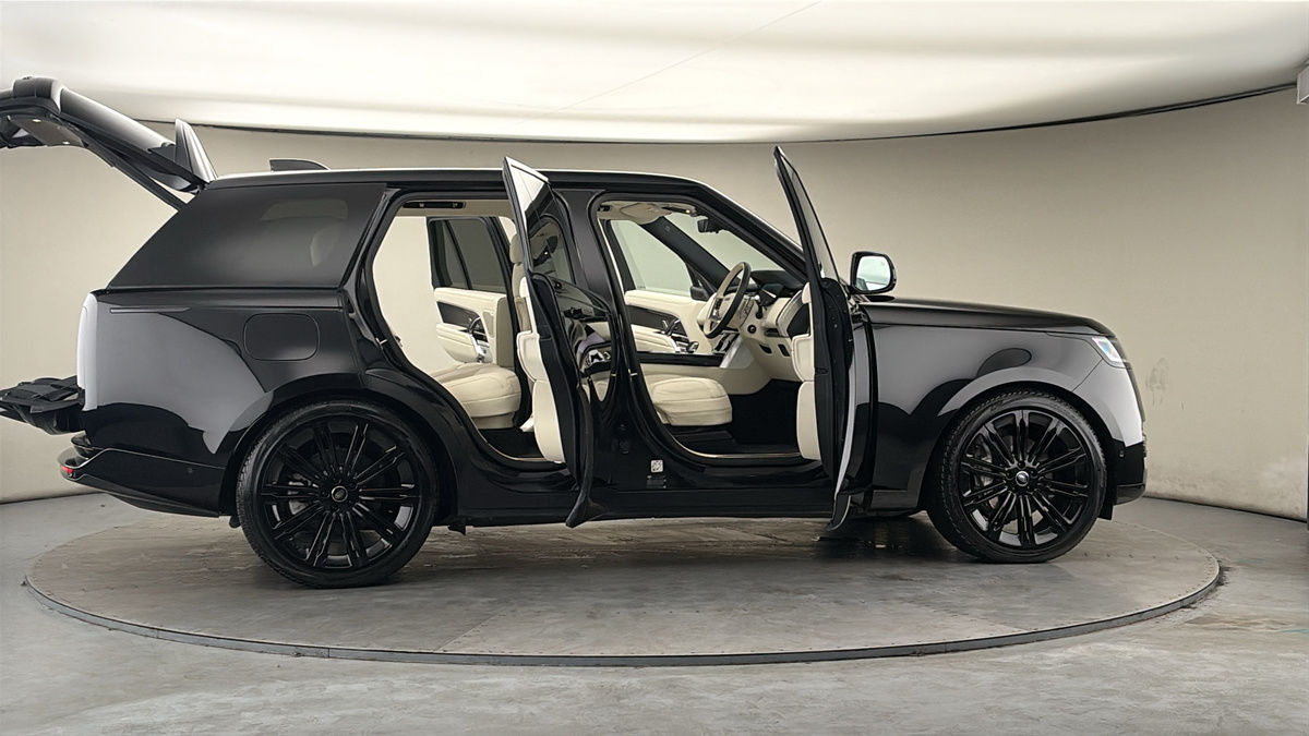 More views of Land Rover Range Rover