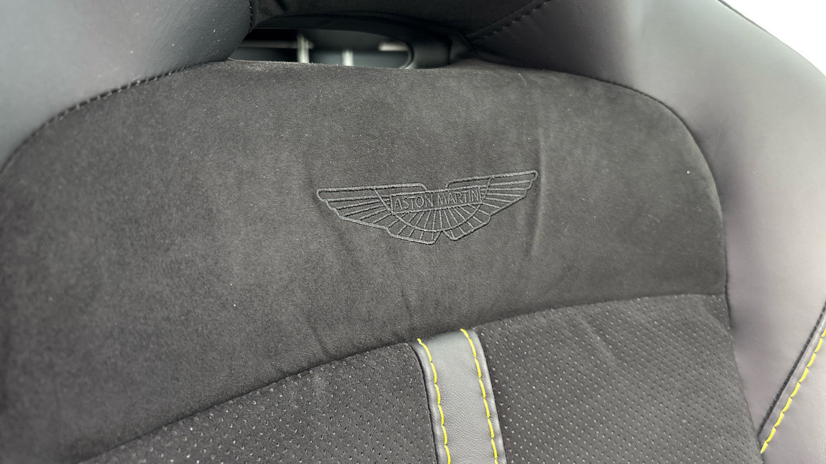 Aston Martin DBX Image 27