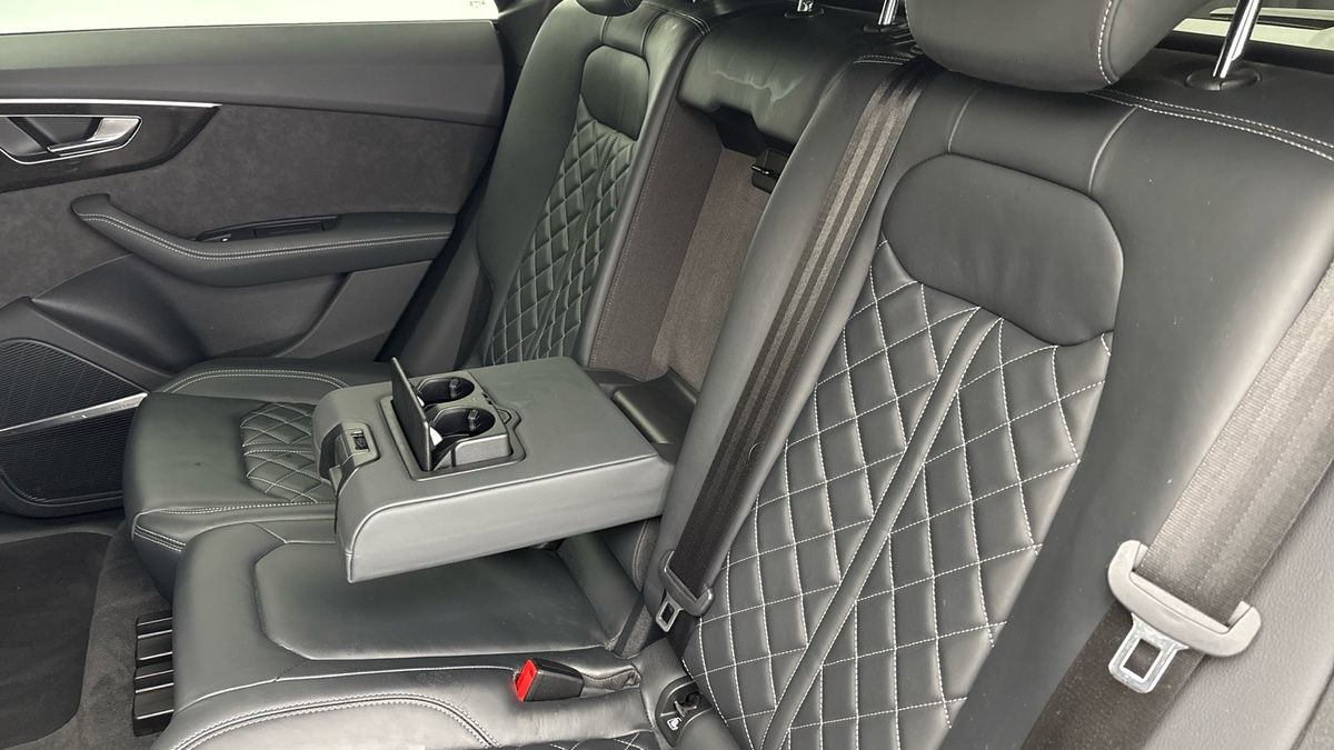 Audi SQ8 Image 9